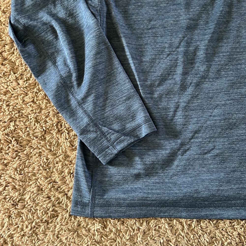 Vineyard Vines Men's Quarter Zip Top - Picture 4 of 10